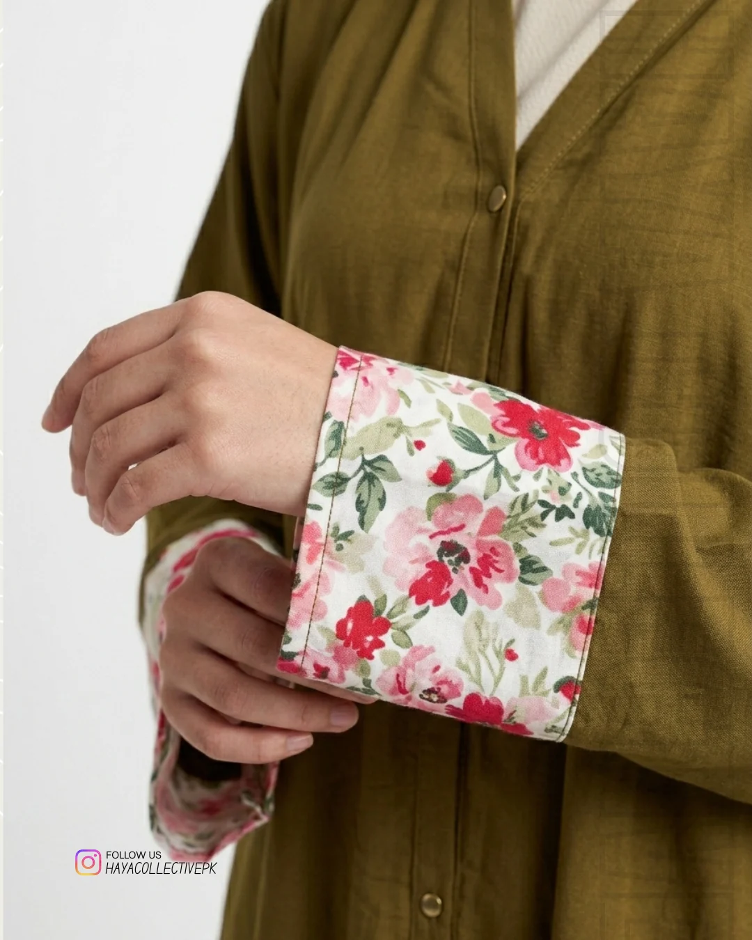 Elegant floral sleeve abaya design for women in Pakistan